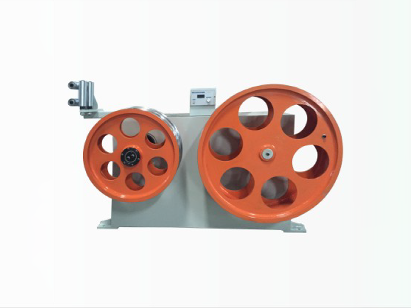 Two-wheel passive straightening machine